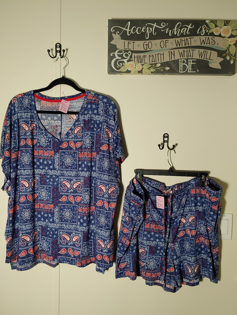 NWOT Secret Treasures 3X 22/24 Red And Blue Paisley Short Sleeve Pajama Set